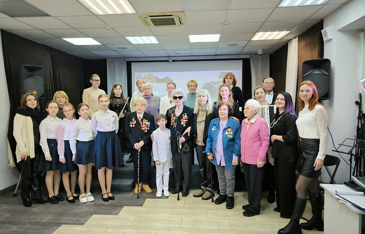 Литературно-музыкальная программа "Линия фронта прошла через детство"