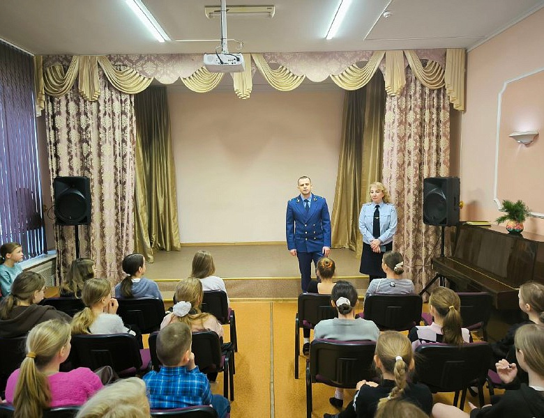 Встреча с заместителем прокурора прокуратуры Центрального района и старшим инспектором по делам несовершеннолетних