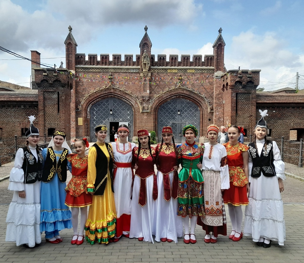 Ансамбль "Современница" на фееричном национальном празднике "ЫСЫАХ 2025"