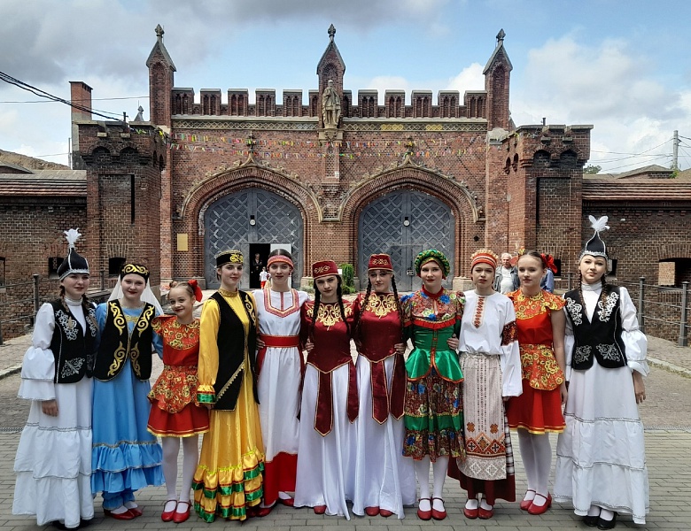 Ансамбль "Современница" на фееричном национальном празднике "ЫСЫАХ 2025"