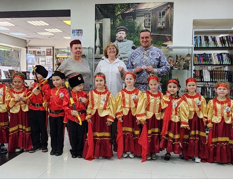 Ансамбль народной песни «Забавушка» выступил на фестивале «ДЕТИ ВОЙНЫ ЯНТАРНОГО КРАЯ»,  посвящённом 80-летию Великой Победы