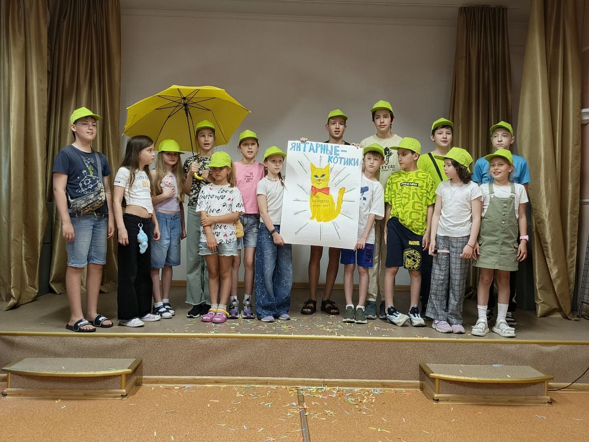 Дружная команда "Сюрприза" посетила фестиваль детского чтения «Лето с книгой – 2025»