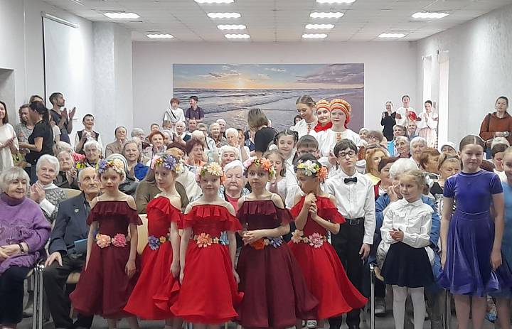 Патриотическая акция «Звёздный Победный май!» для ветеранов Госпиталя войн Калининградской области.