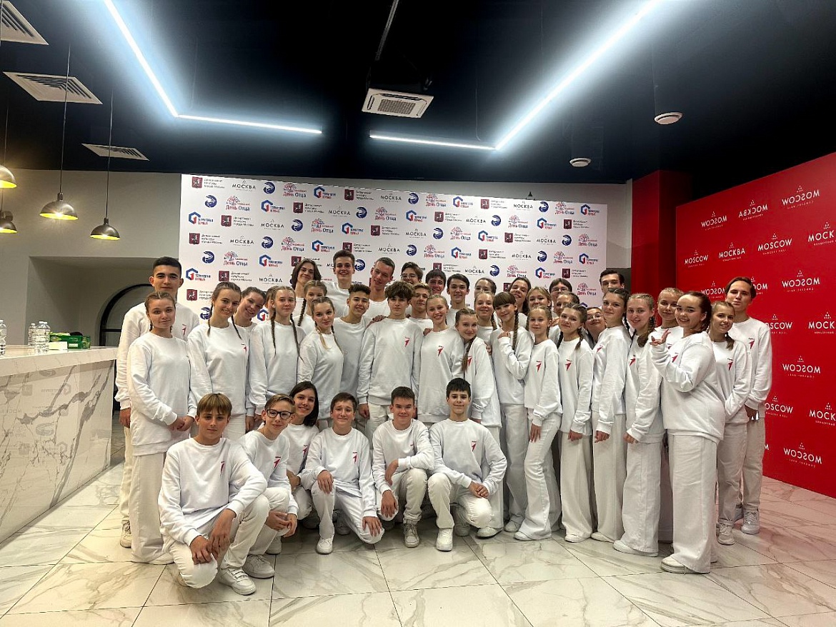 Поздравляем Котышевскую Ольгу, ставшую финалистом Всероссийского проекта Хор Первых Движения Первых.