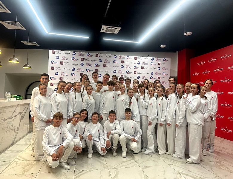 Поздравляем Котышевскую Ольгу, ставшую финалистом Всероссийского проекта Хор Первых Движения Первых.