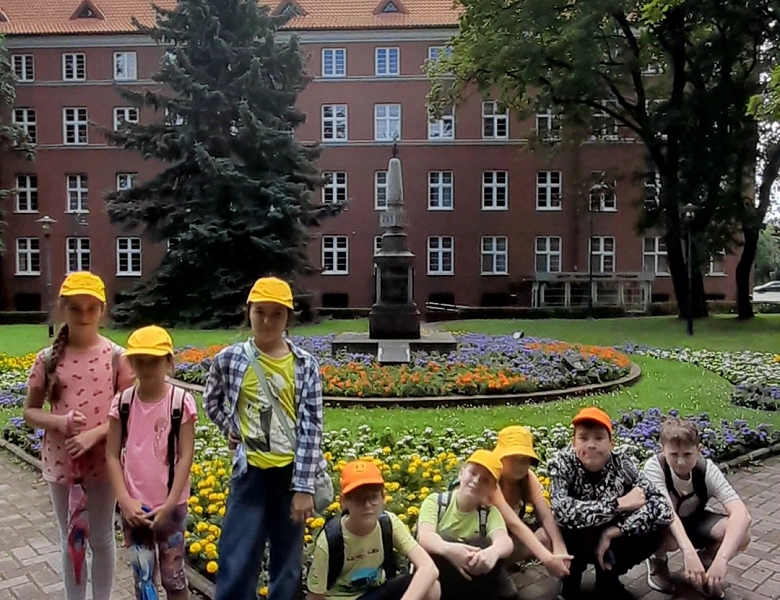 "Сюрприз" в гостях у библиотеки 