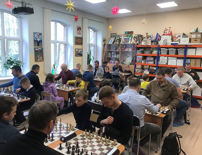 Первый шахматный турнир среди семейных команд, обучающихся в Детско-юношеском центре «На Комсомольской»,  в честь Года семьи