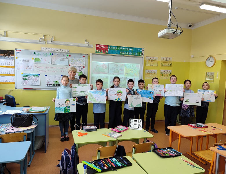 Наша Армия сильна - охраняет мир она!