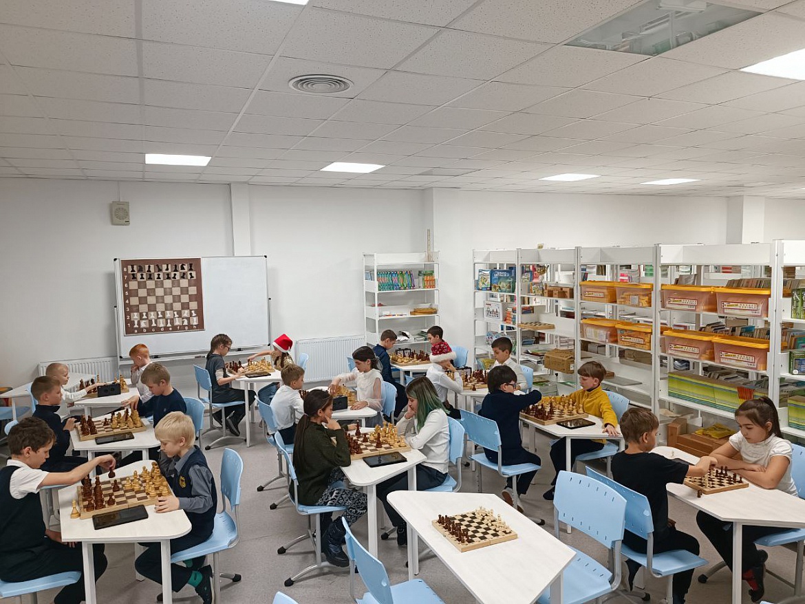 Дружеская новогодняя встреча юных  шахматистов