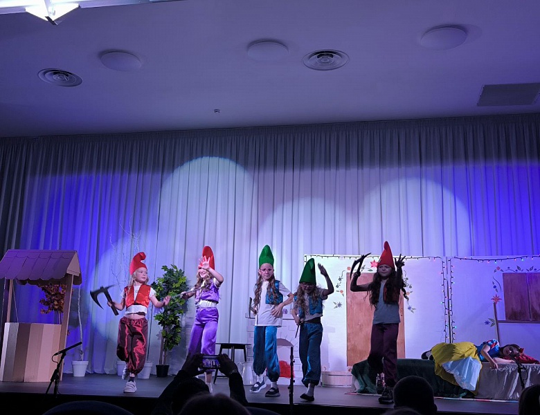 Завершились очные показы спектаклей участников Открытого конкурса-марафона театрального искусства "Я и театр". Репортаж дня