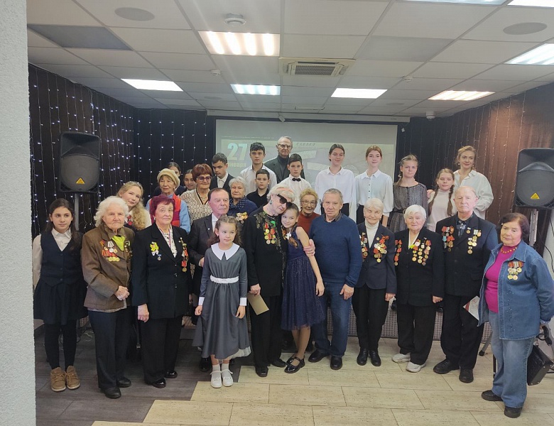 МЫ ПОМНИМ И ЧТИМ ТВОЙ ПОДВИГ, ЛЕНИНГРАД!