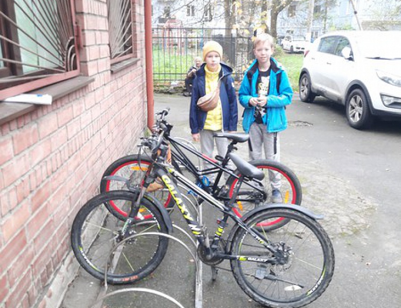 По инициативе детей и их родителей, при поддержке депутата,  в ДЮЦ «На Комсомольской» установлена велопарковка!