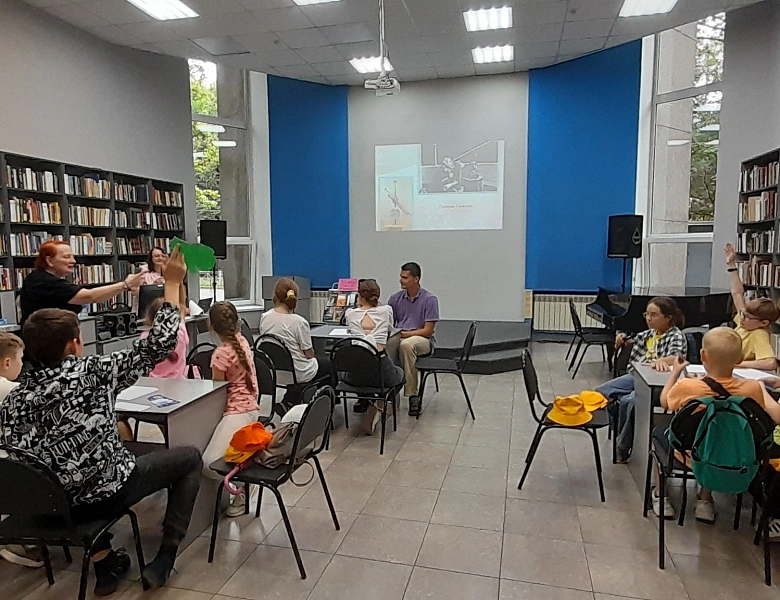 "Сюрприз" в гостях у библиотеки 