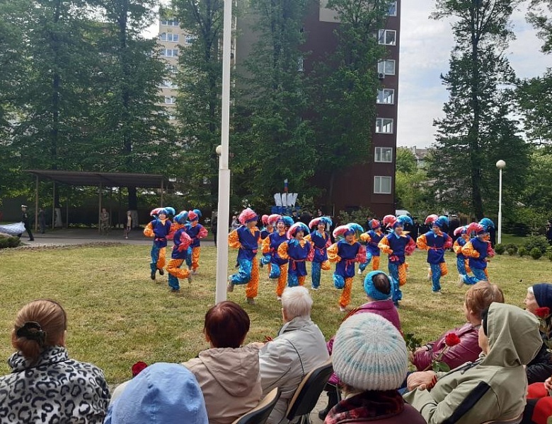 Встречая Победный май