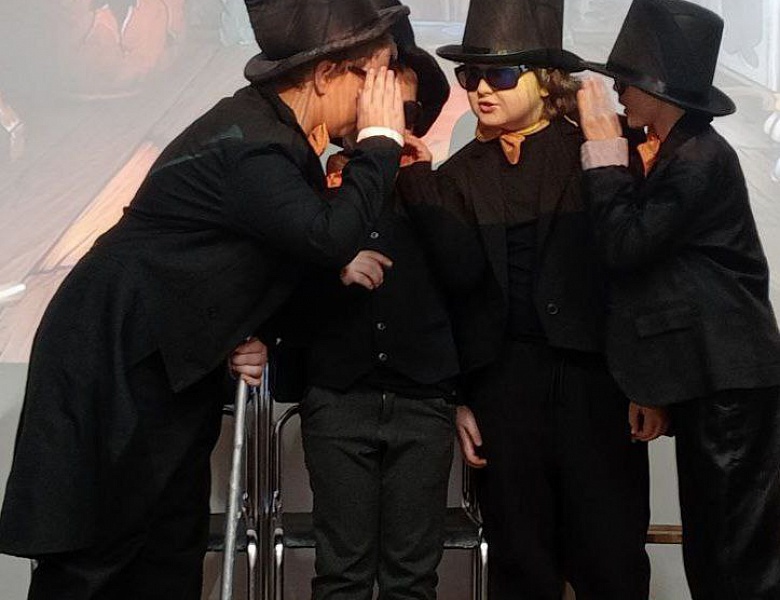 Новые премьеры юных актёров театральной студии "Шаг на сцену" 