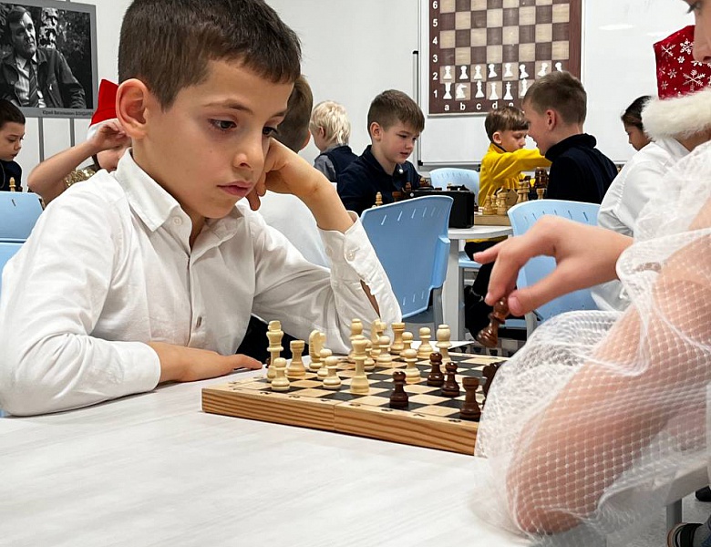 Дружеская новогодняя встреча юных  шахматистов