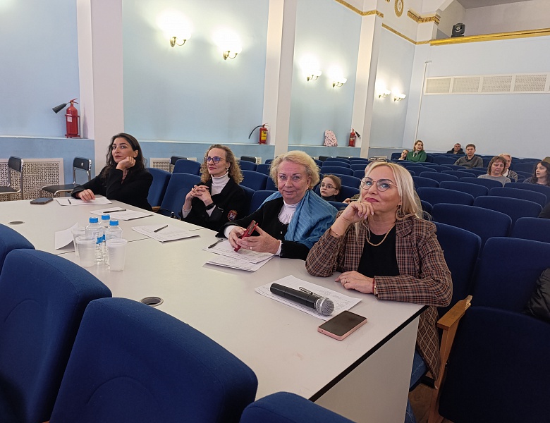 Дети поют песни о любви к Родине, к своему Отечеству! 