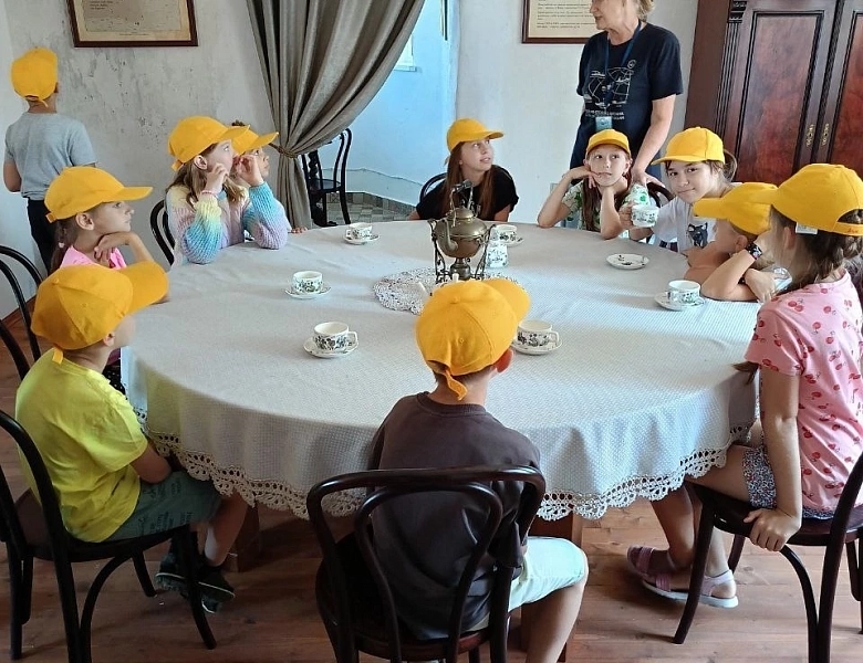 Край родной, навек любимый