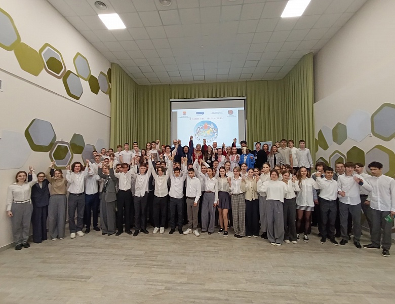 Продолжается просветительский марафон в рамках регионального проекта "В единстве - наша сила!". Команда Общественной палаты Калининградской области, совместно с АНО «Национальные культурные приоритеты», национально-культурными сообществами и Детско-юношес