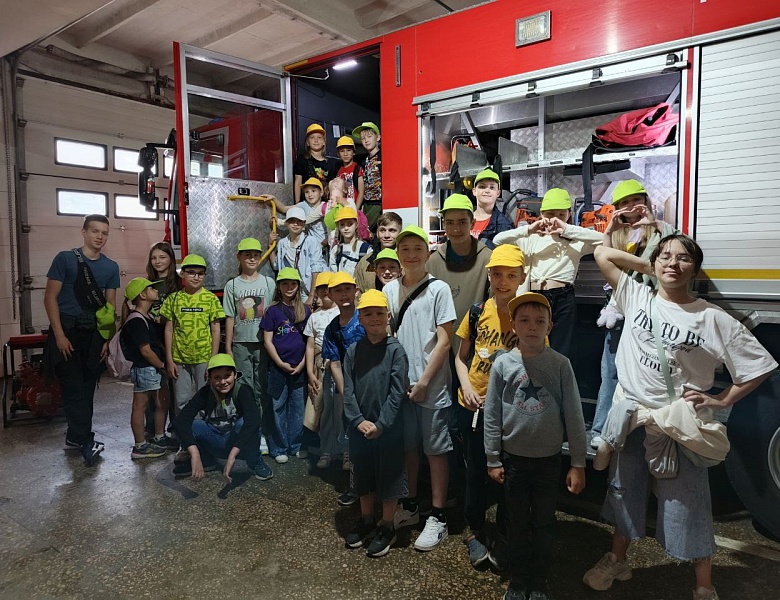 Экскуурсия в специализированную пожарно - спаательную  часть