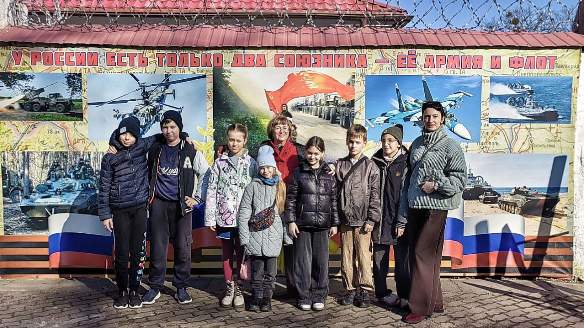 Ансамбль "Забавушка" на экскурсии в Музее истории