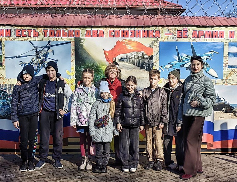 Ансамбль "Забавушка" на экскурсии в Музее истории