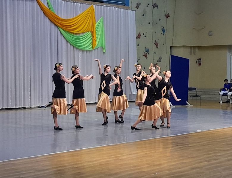 Хореографические коллективы успешно выступили на муниципальном этапе областного фестиваля творчества обучающихся  «Звёзды Балтики»-2024