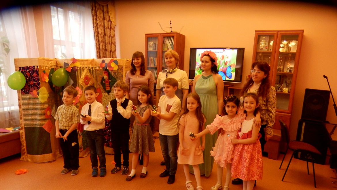 8 Марта – Женский день