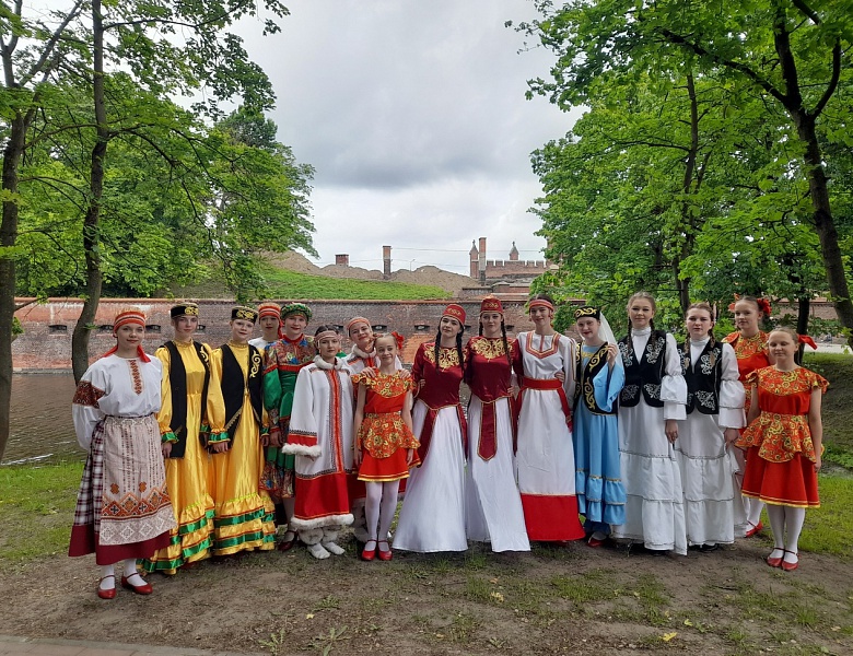 Ансамбль "Современница" на фееричном национальном празднике "ЫСЫАХ 2025"