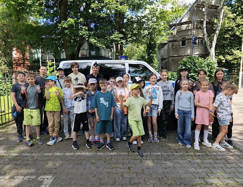 2 смена приветствует юных патриотов Янтарного края