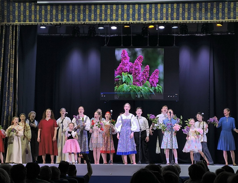 Музыкальный спектакль "Калининград — мой край родной" от ансамбля "Забавушка"