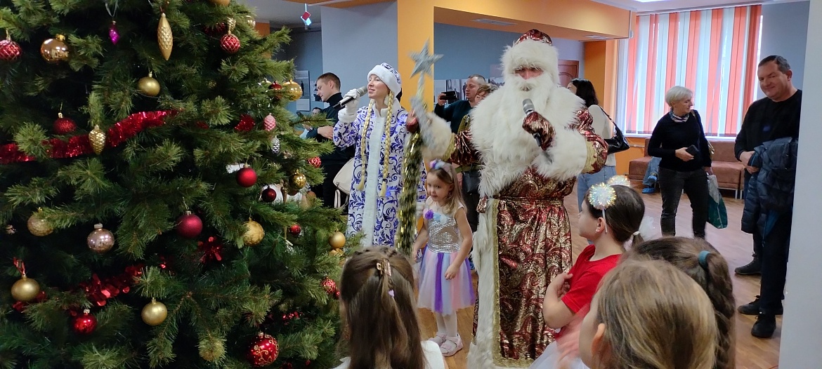 Театрализованные новогодние представления с участием Деда Мороза и Снегурочки