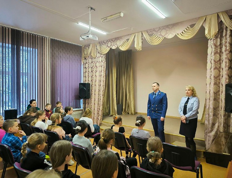 Встреча с заместителем прокурора прокуратуры Центрального района и старшим инспектором по делам несовершеннолетних