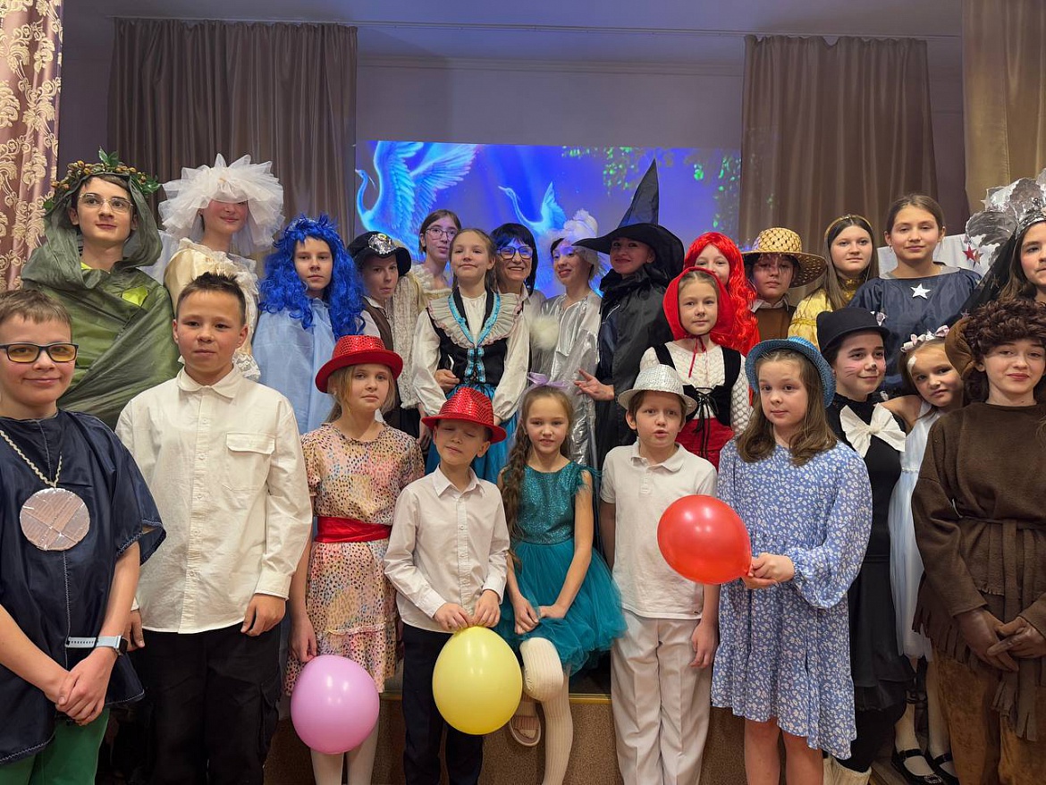 Новые премьеры юных актёров театральной студии "Шаг на сцену" 