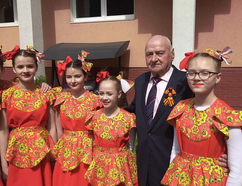 Встречая Победный май