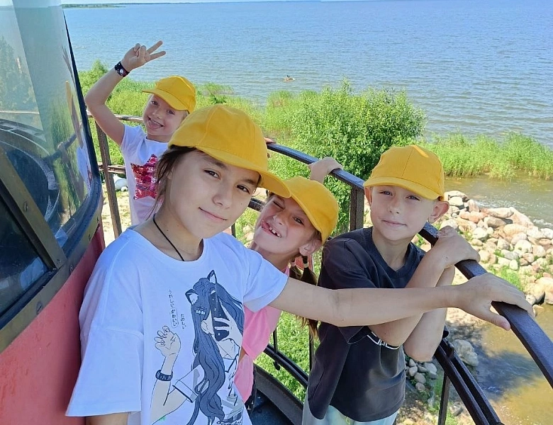 Край родной, навек любимый