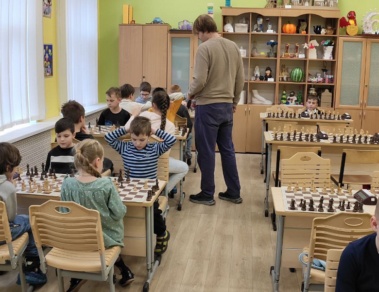 Результаты турнира в группе В по быстрым шахматам, среди шахматистов, не имеющих спортивных разрядов, с обсчетом рейтинга и разрядной нормой