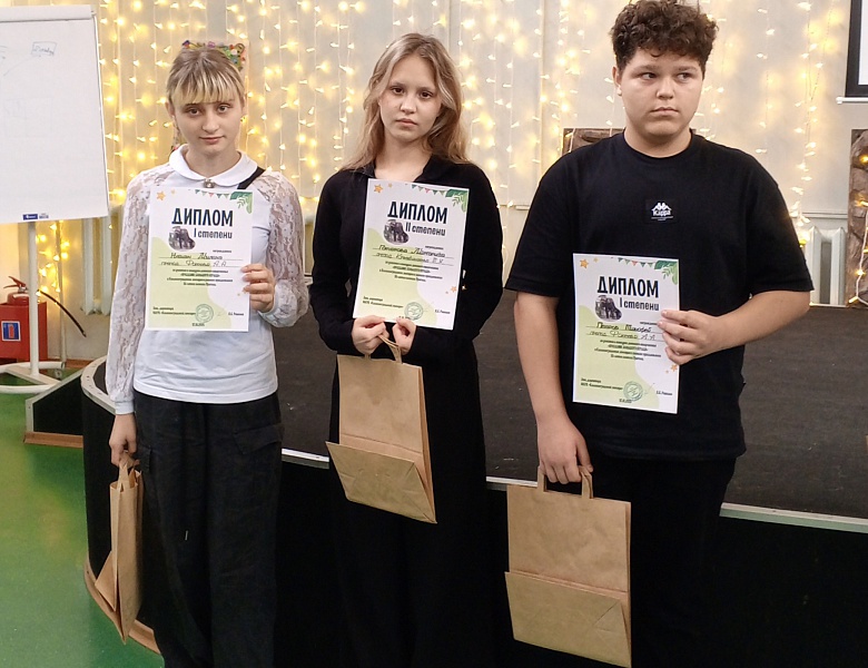 Юные художники поздравили слониху Преголю с Днём рождения!