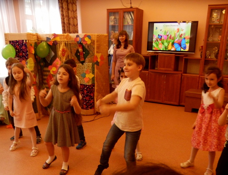 8 Марта – Женский день