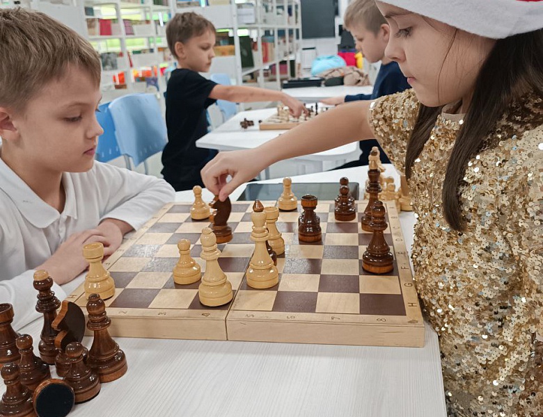 Дружеская новогодняя встреча юных  шахматистов