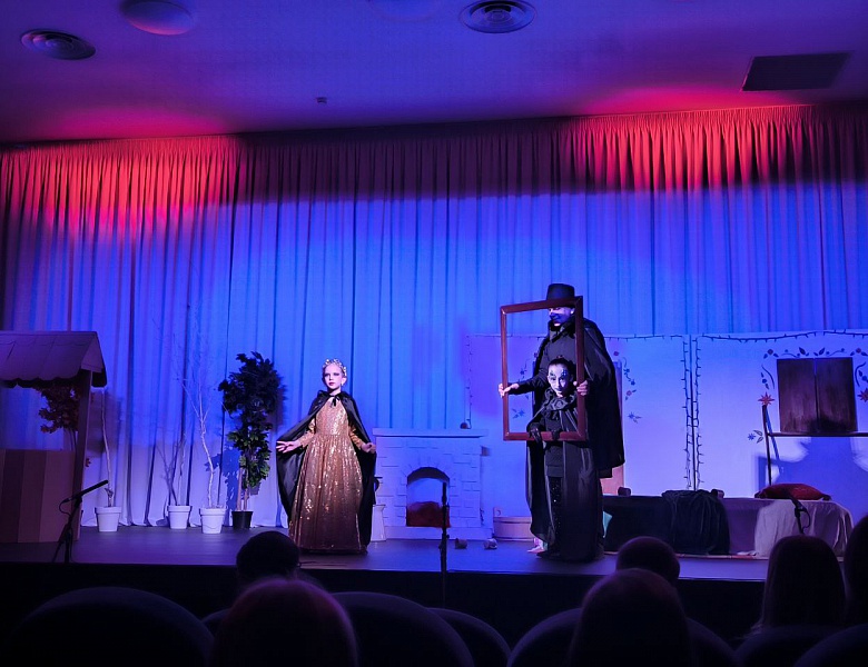 Завершились очные показы спектаклей участников Открытого конкурса-марафона театрального искусства "Я и театр". Репортаж дня