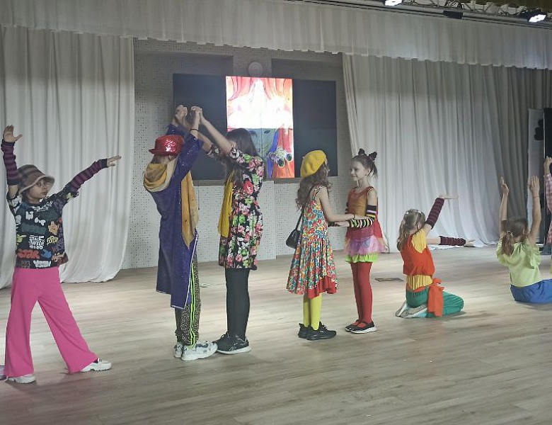 Стартовали  "Театральные показы" участников Открытого детского конкурса-марафона театрального искусства "Я и театр" 2025