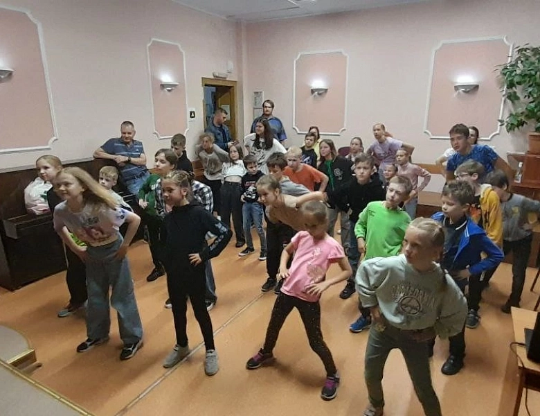 Вторая смена лагеря "Сюрприз" открыла свои двери для ребят 