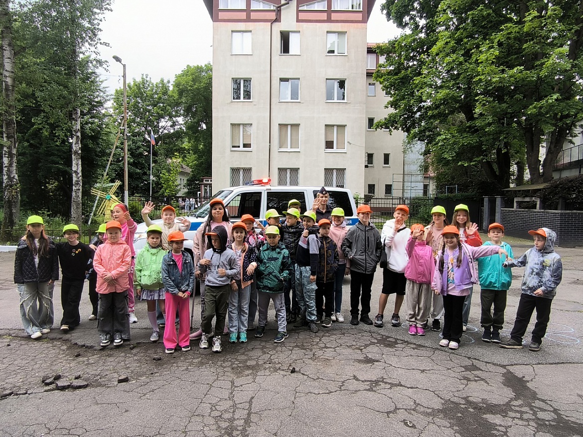 Да здравствуют каникулы, да здравствует "СЮРПРИЗ"