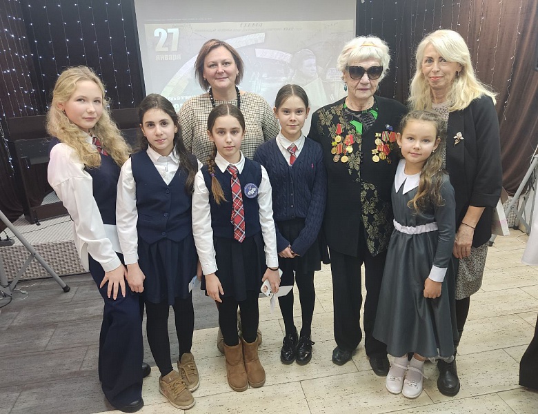 МЫ ПОМНИМ И ЧТИМ ТВОЙ ПОДВИГ, ЛЕНИНГРАД!