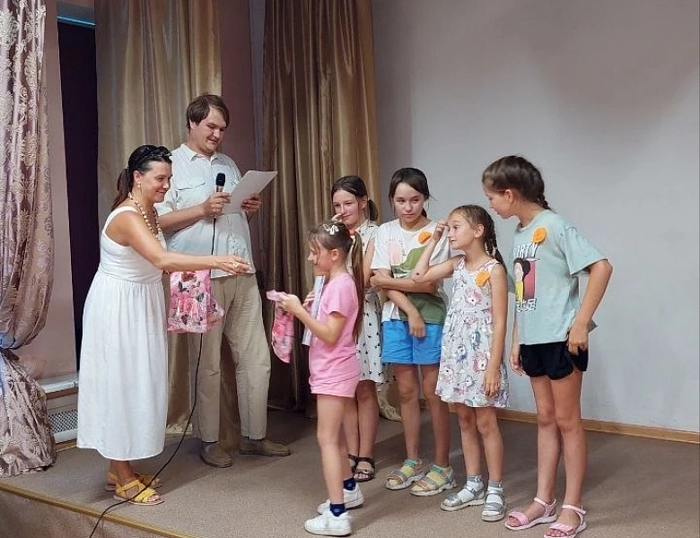 В лагере "Сюрприз" прошёл конкурс красоты и творчества "Мисс Лето 2024".