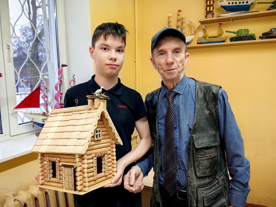 ЮНЫЕ ЗАЩИТНИКИ ПРИРОДЫ ПРЕДСТАВИЛИ СВОИ РАБОТЫ НА РЕГИОНАЛЬНОМ КОНКУРСЕ КОРМУШЕК ИЗ ПРИРОДНОГО МАТЕРИАЛА