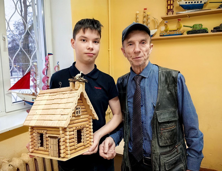 ЮНЫЕ ЗАЩИТНИКИ ПРИРОДЫ ПРЕДСТАВИЛИ СВОИ РАБОТЫ НА РЕГИОНАЛЬНОМ КОНКУРСЕ КОРМУШЕК ИЗ ПРИРОДНОГО МАТЕРИАЛА