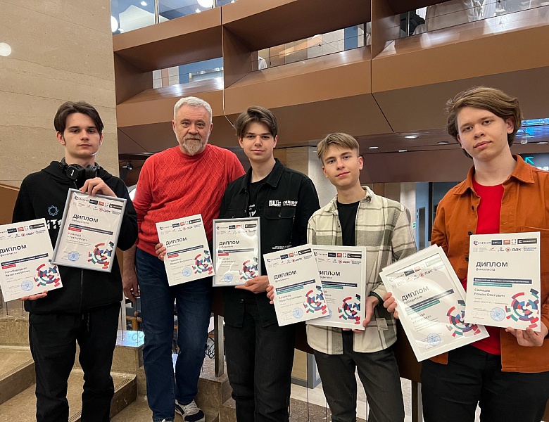 Поздравляем наших ТехУспеховцев!