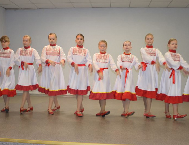 Праздничная программа «МАМА-главное слово в каждой судьбе!», посвящённая Дню Матери. 